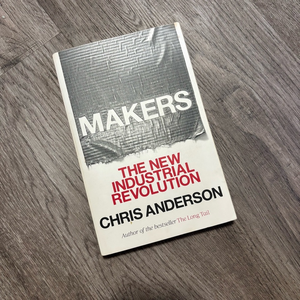 Makers: The New Industrial Revolution by Chris Anderson - Gray Cover